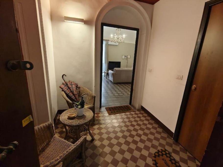 Retroetnea - Appartamento In Centro Storico - Con Camere Comunicanti Catania Ngoại thất bức ảnh