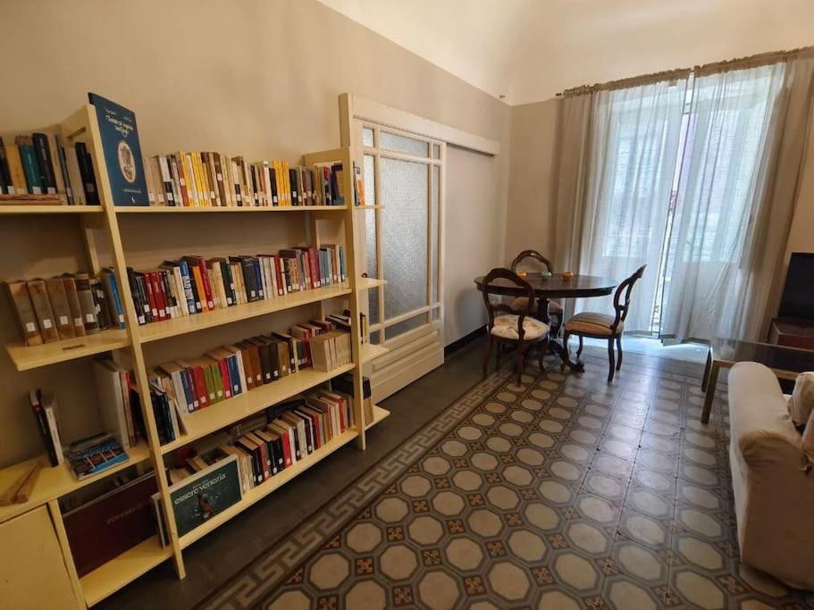Retroetnea - Appartamento In Centro Storico - Con Camere Comunicanti Catania Ngoại thất bức ảnh