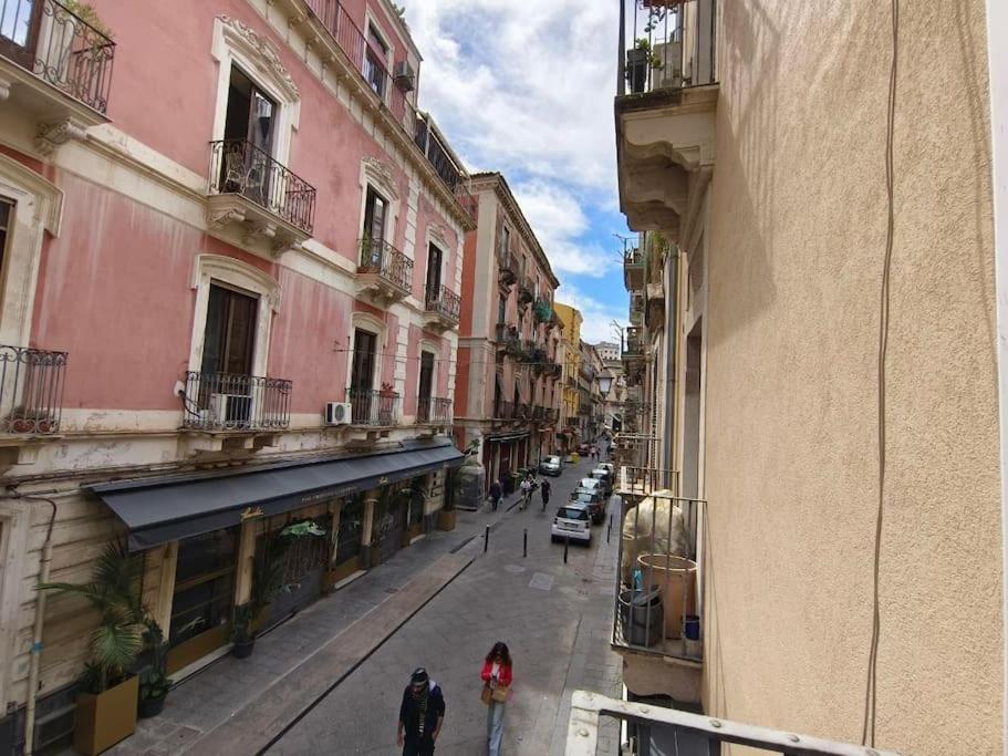 Retroetnea - Appartamento In Centro Storico - Con Camere Comunicanti Catania Ngoại thất bức ảnh
